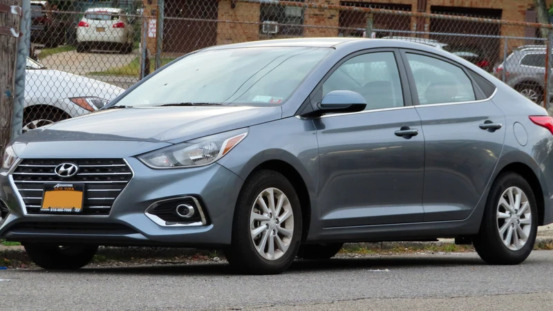 Hyundai Verna Review 2026: Mileage (13–15 km/l City), Specs & Variants