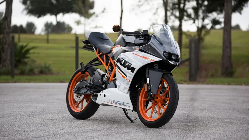 TVS Apache RTR 160 Review 2026: Price (Rs. 1.13 Lakh), Mileage & Engine Specs